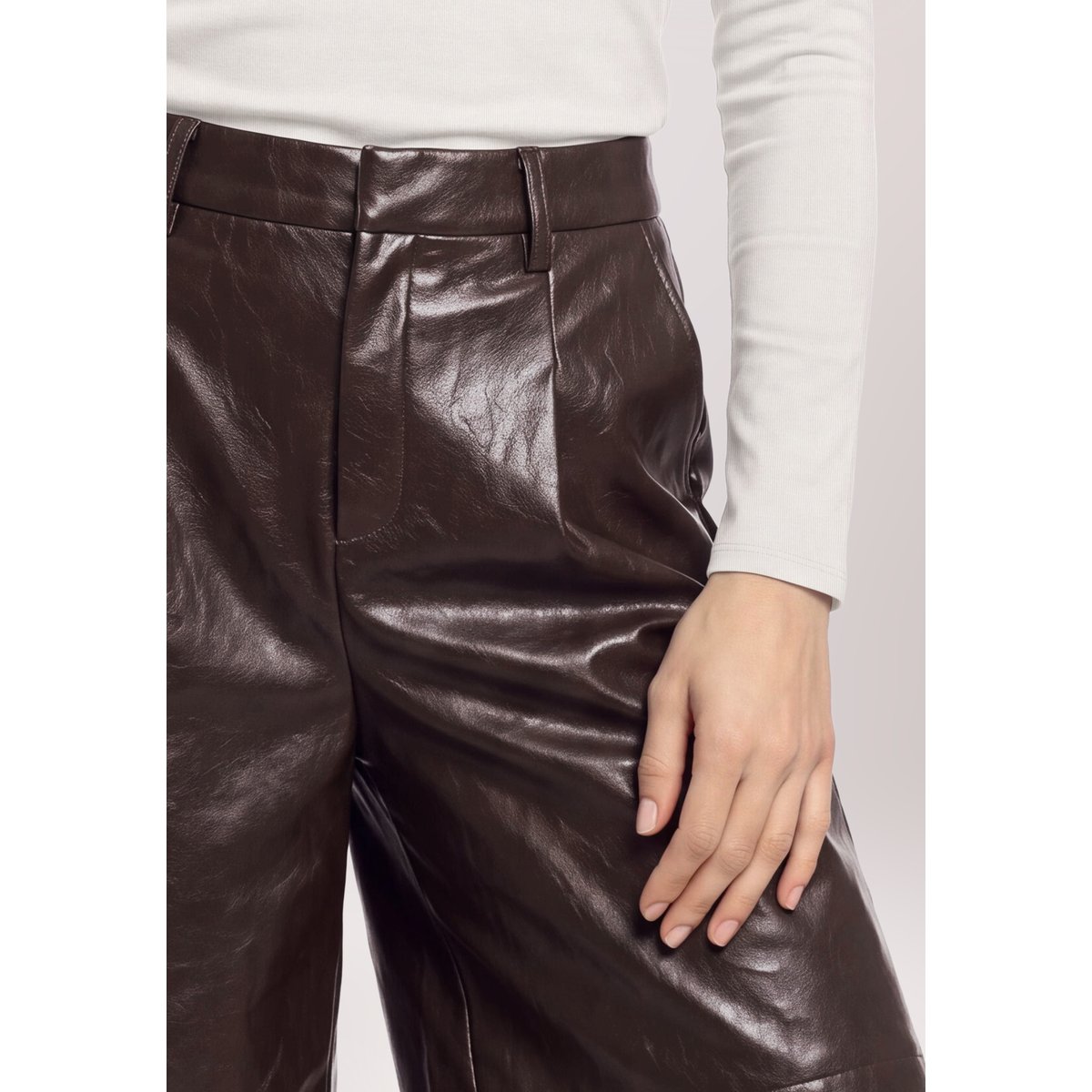 Short en simili cuir à poches deep cognac, CARTOON
