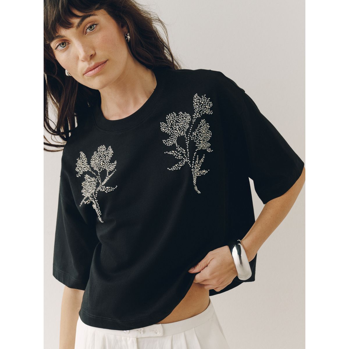 T-shirt ras du cou manches courtes et fleurs noir, NEXT
