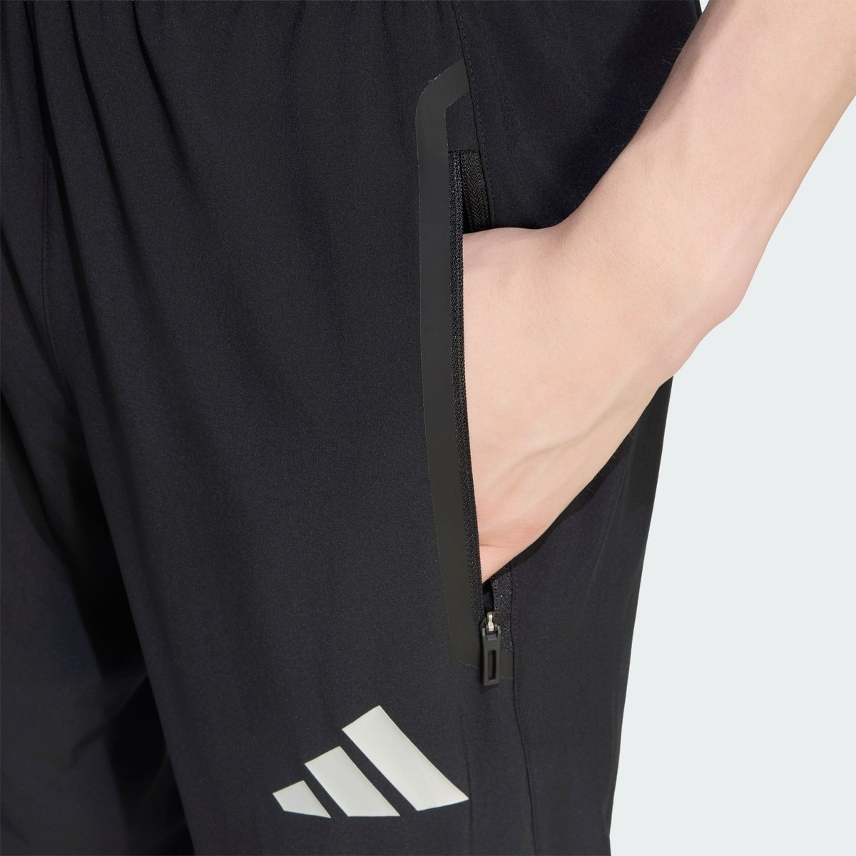 Pantalon Liverpool Fc Tiro Travel Pantalon Liverpool Fc Tiro Travel black, adidas Performance