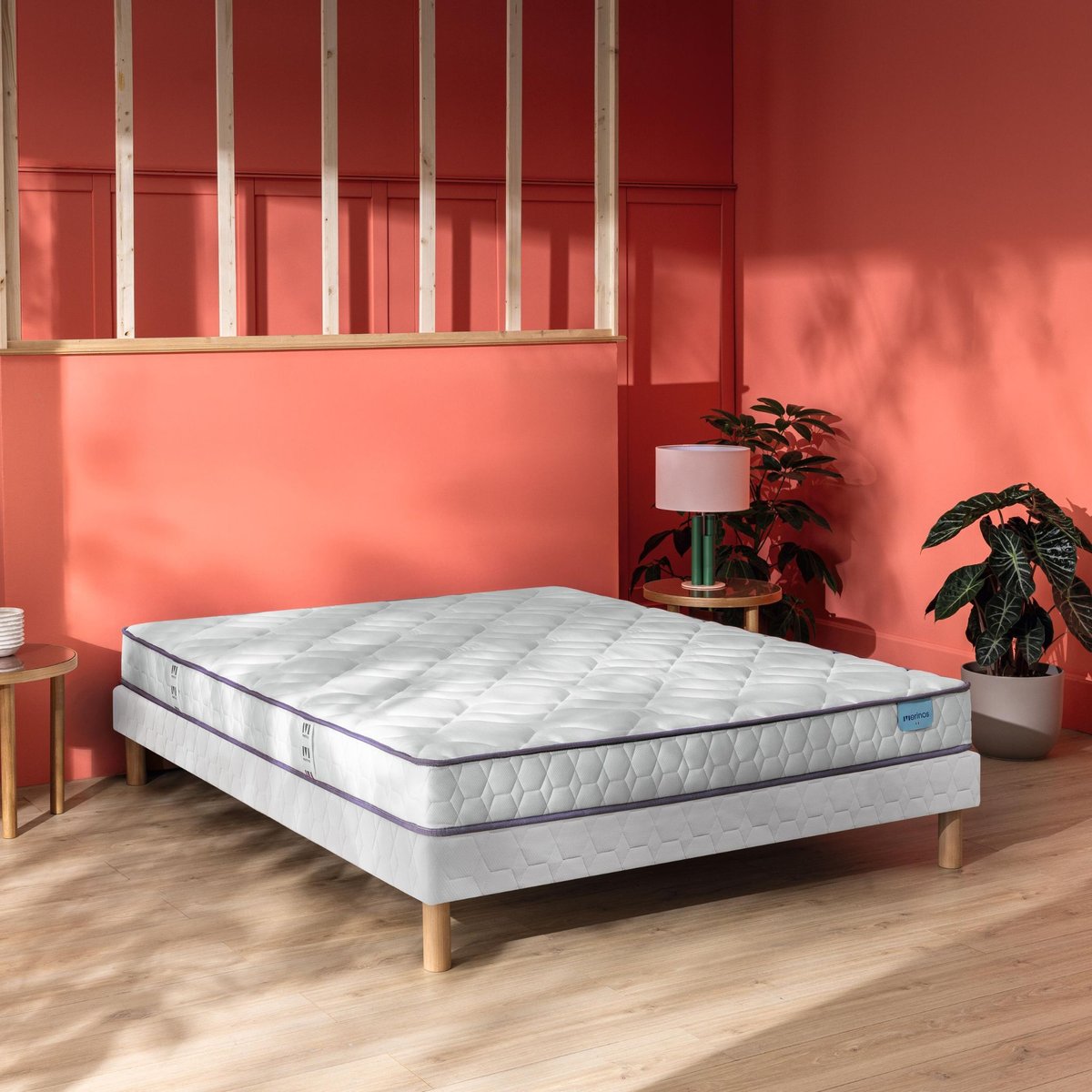 Ensemble matelas ressorts et mémoire de forme CHEER BED, sommier TWIST et pieds blanc, MERINOS
