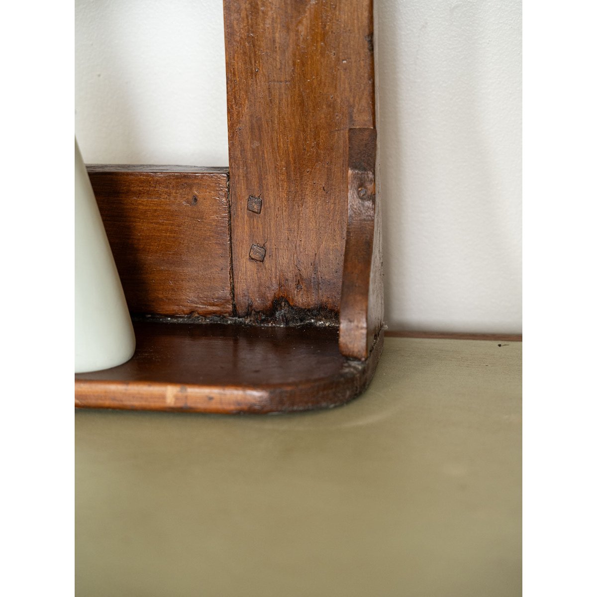 Ancienne étagère à casseroles en bois Gaëlle N°1572 - Bon état bois foncé, DEBONGOUT