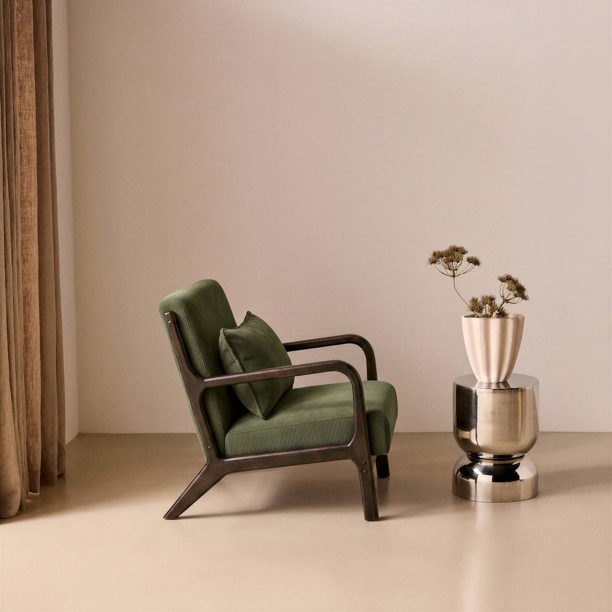 Fauteuil scandinave bois d'hévéa teinté wengé et velours côtelé LORENS vert, SWEEEK