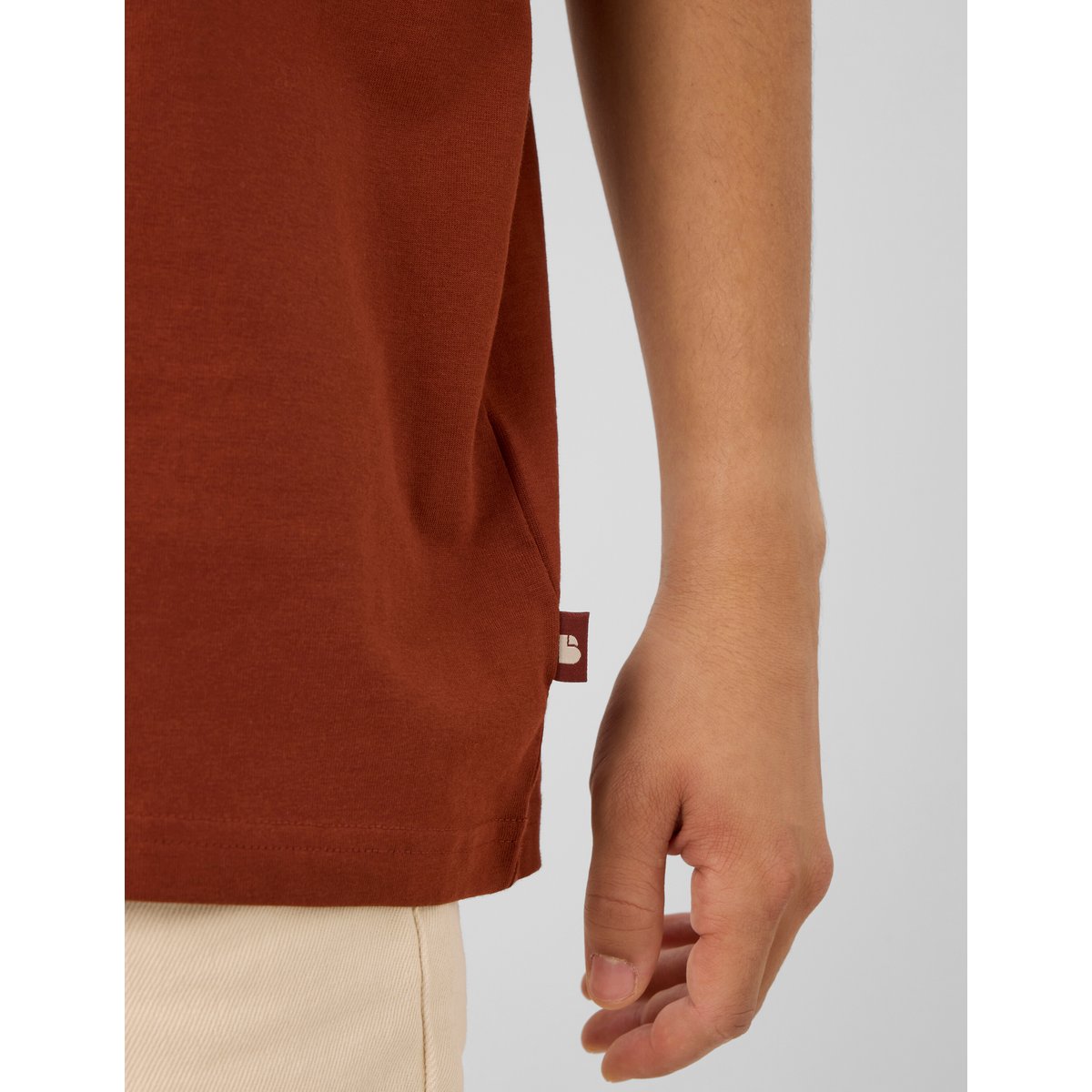 T-shirt broderie poitrine marron, BZB
