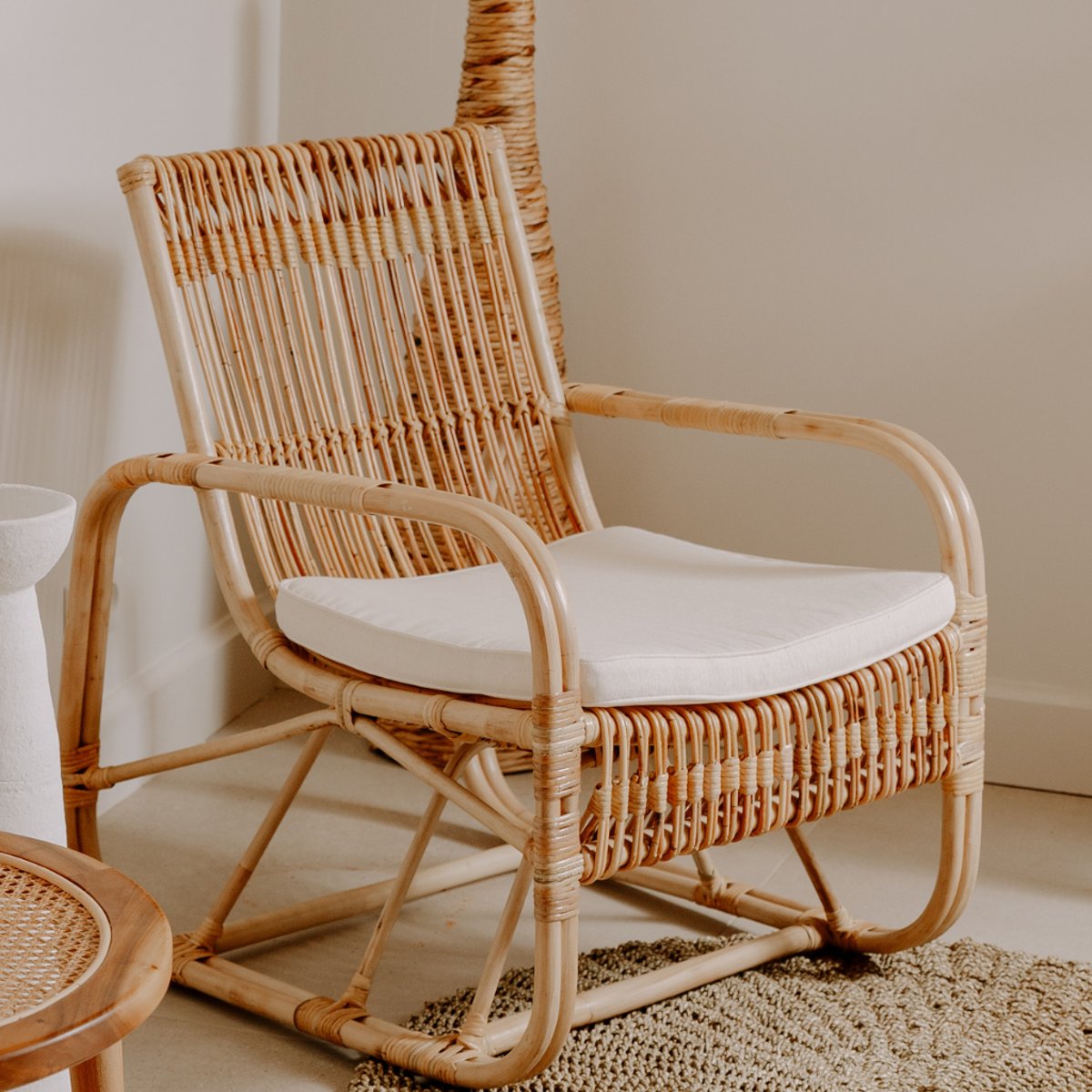 Fauteuil en rotin avec coussin ALBANE naturel, HYDILE