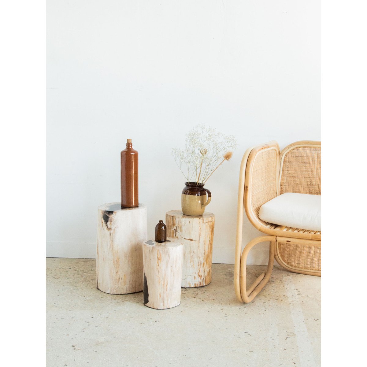 Table d'appoint en bois pétrifié Hanna N°428 - Bon état bois, DEBONGOUT