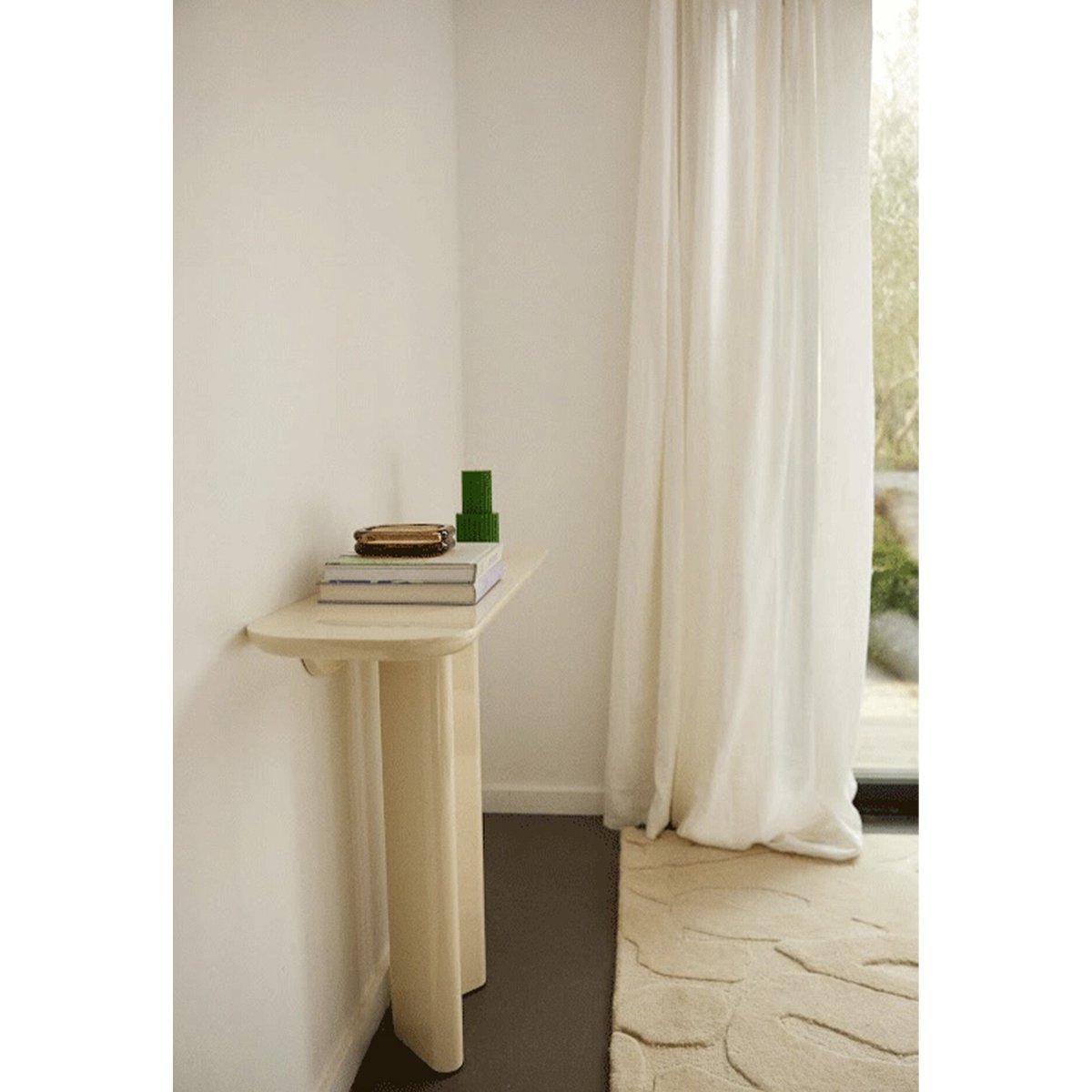 Console en bois laqué, Lou crème, GABRIELLE PARIS