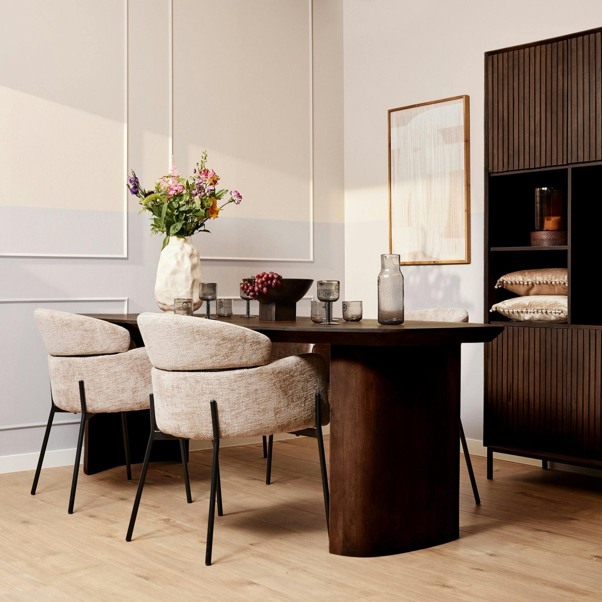 Table à manger ovale bois foncé pieds courbes 240 cm ALMA marron, PIER IMPORT