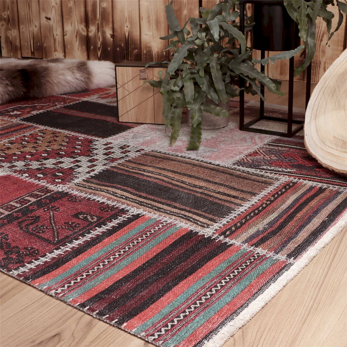 Tapis rectangulaire, Atoil multicolore rouge bordeaux et noir, ARTE ESPINA