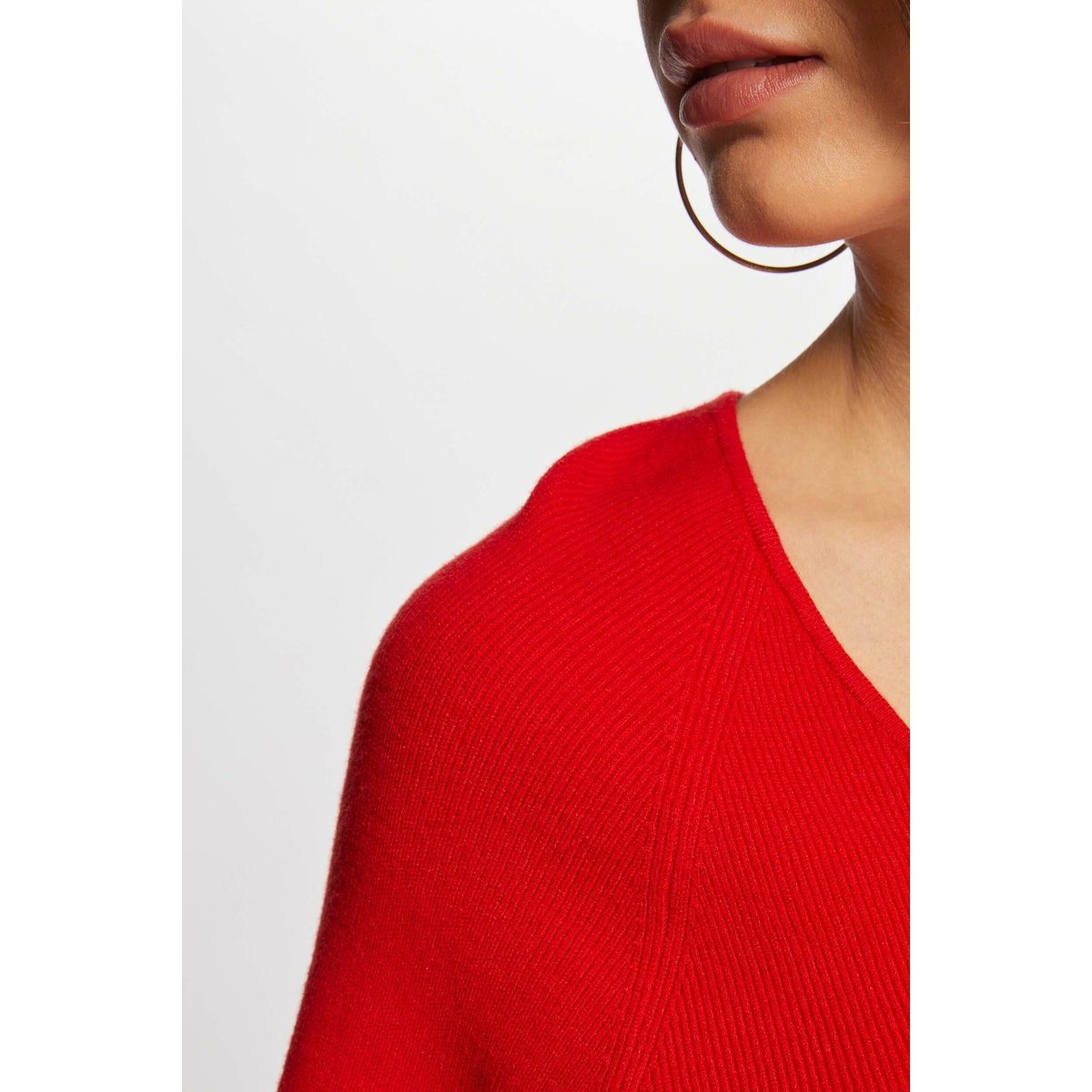 Pull col V en fine maille rouge, MORGAN