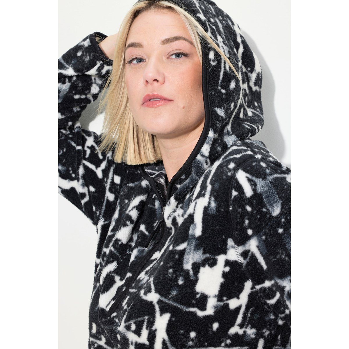 Pull long à capuche et manches longues noir, ULLA POPKEN
