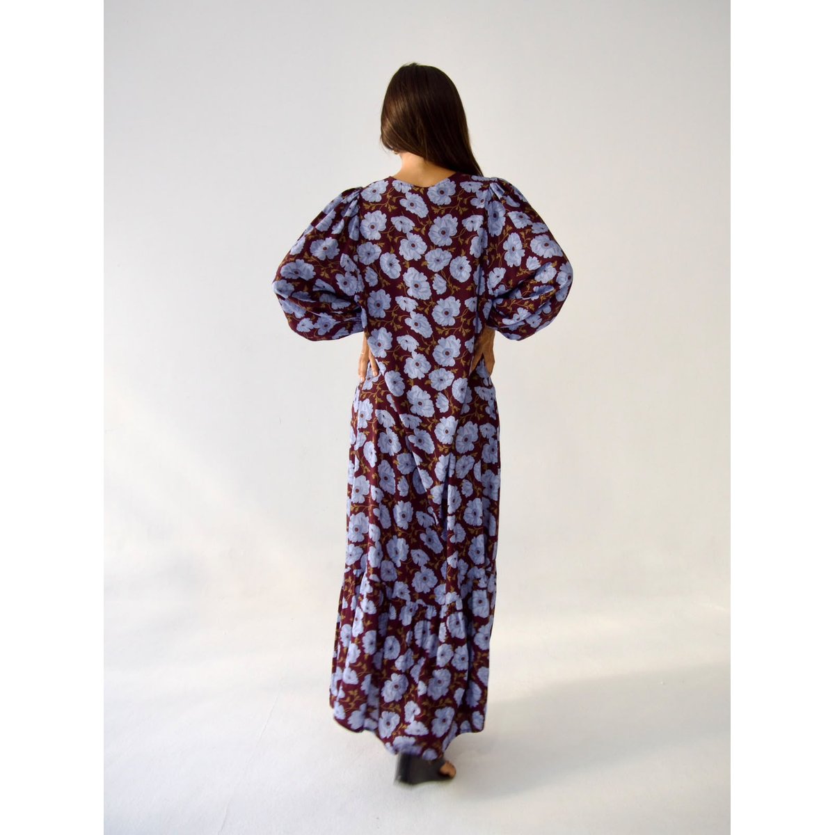 Robe longue fleurie boutonnée MICAELA bleu ciel / violet, MINDTRAVELER