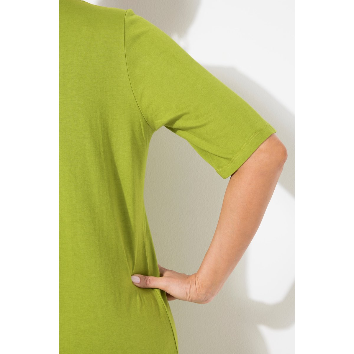 T-shirt à manches courtes. Décolleté rond vert gazon, ULLA POPKEN