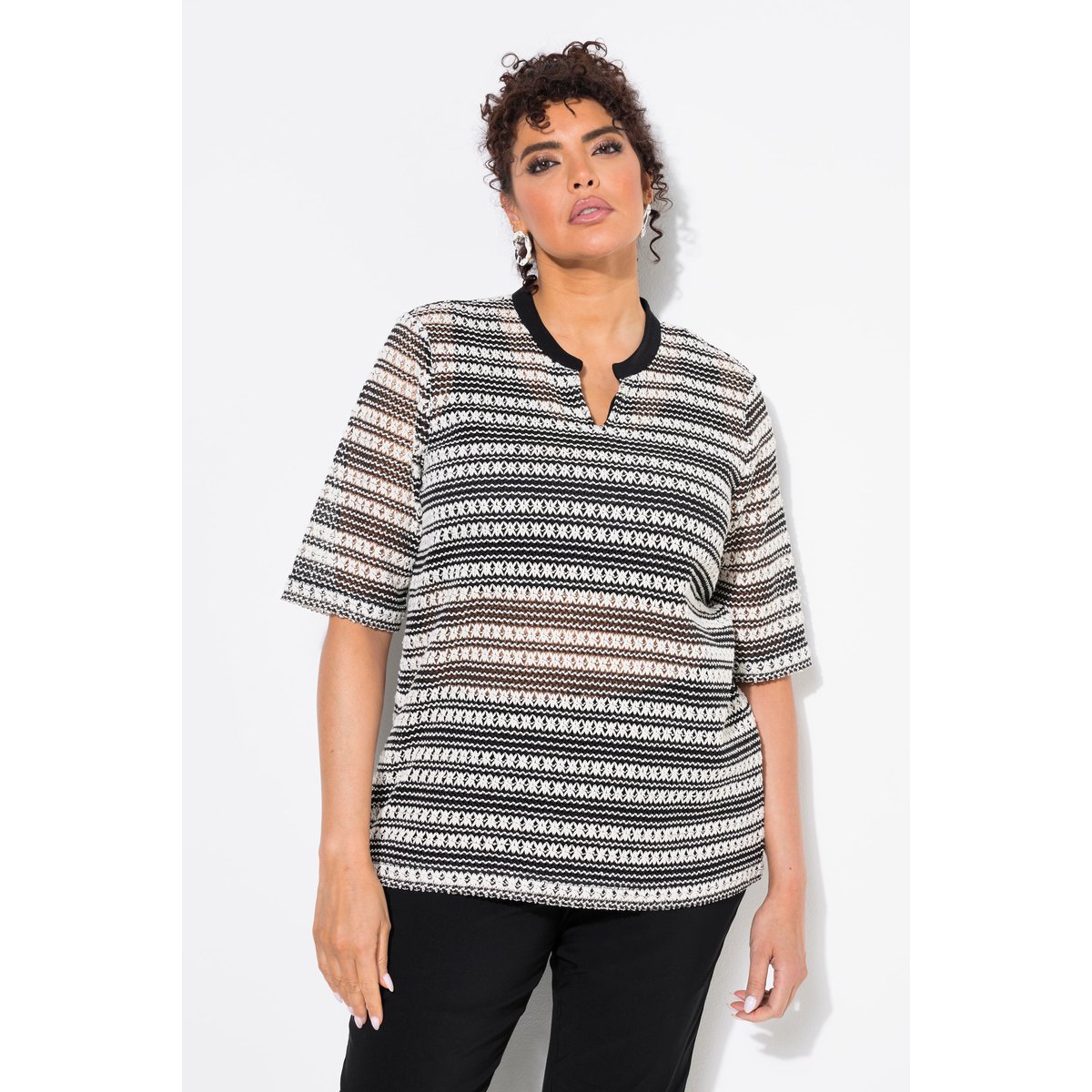 T-shirt rayé en maille. Col rond et manches noir, ULLA POPKEN