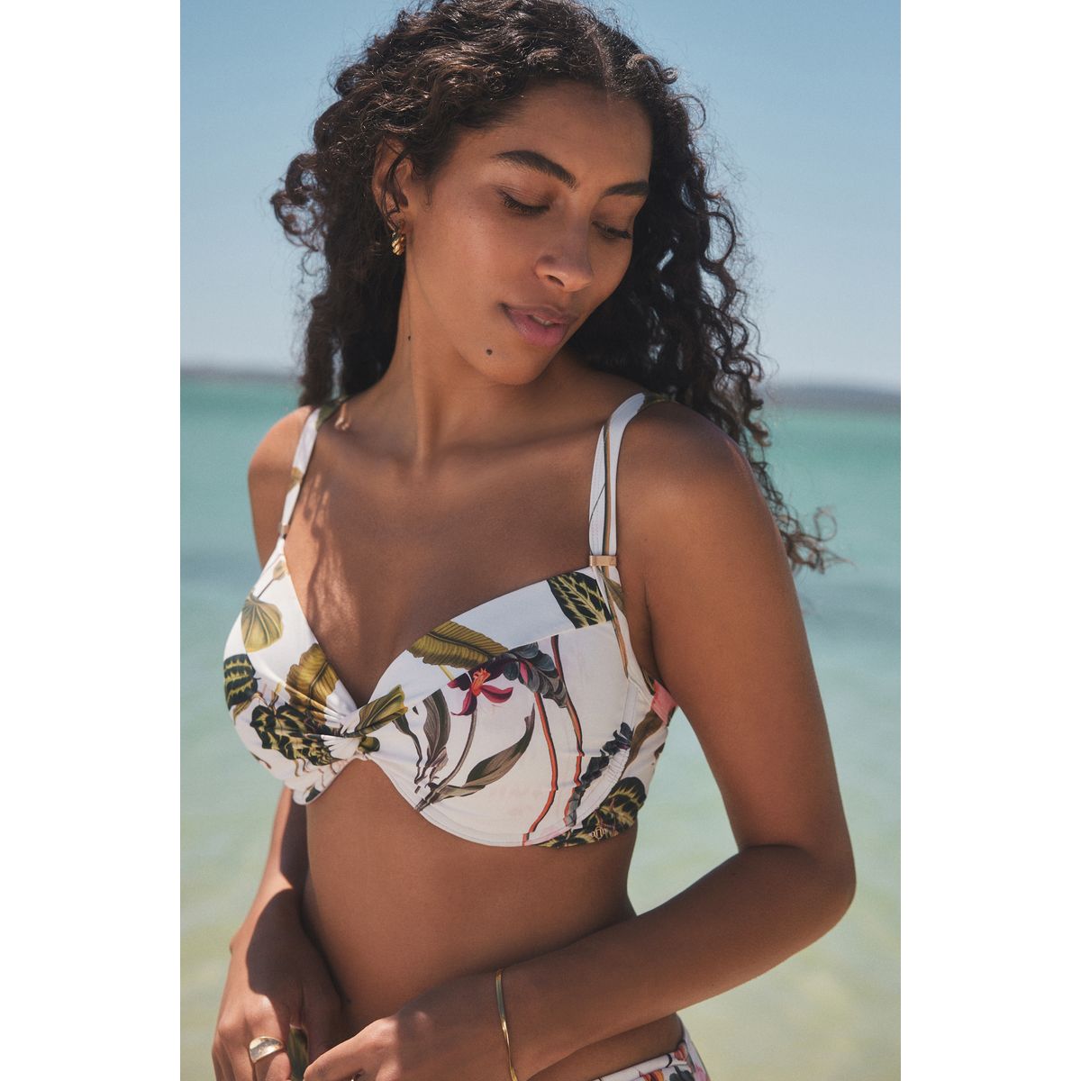 Haut de bikini remodelant à armatures crème à fleurs, NEXT