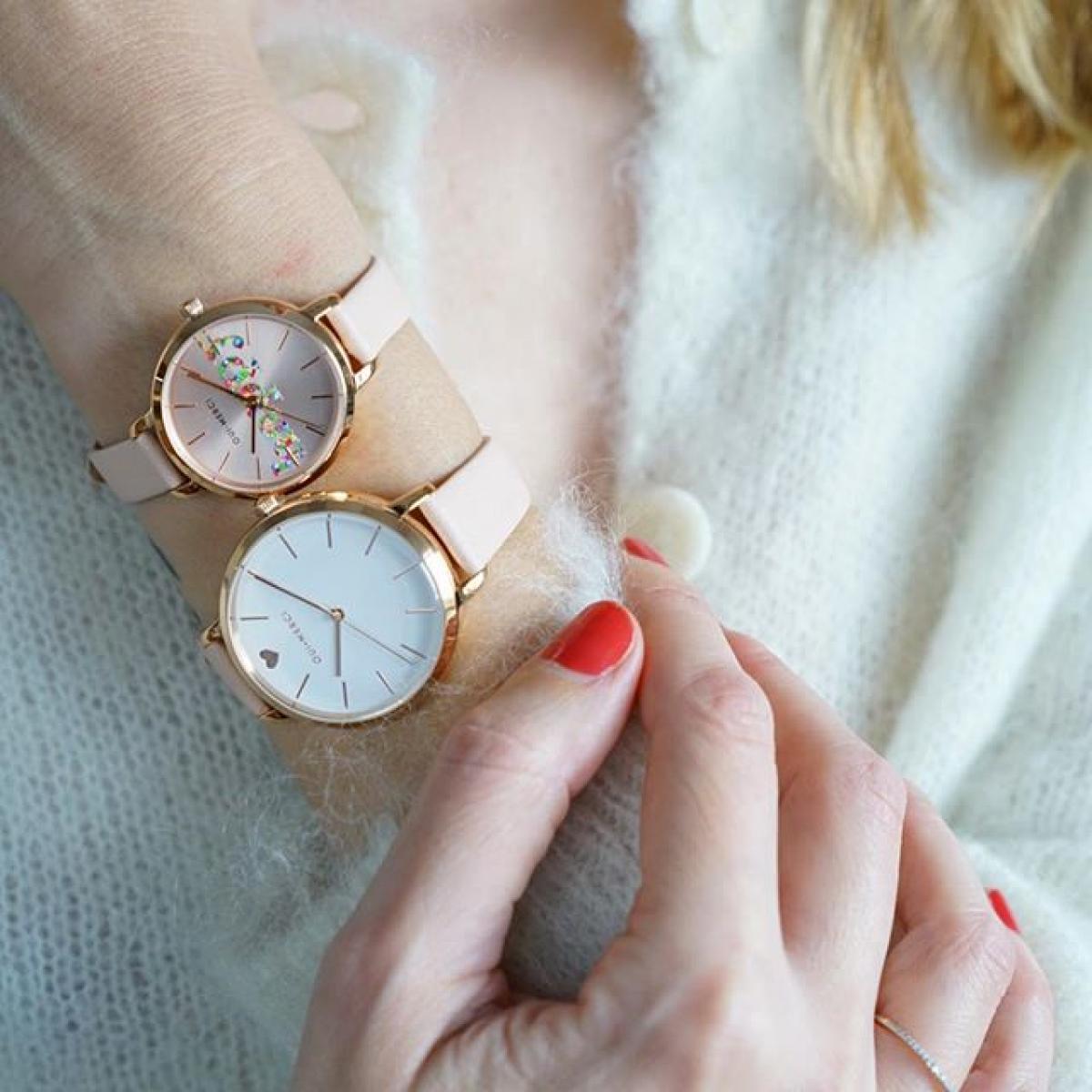 Montre Analogique En Acier Fleurette rose, OUI & ME