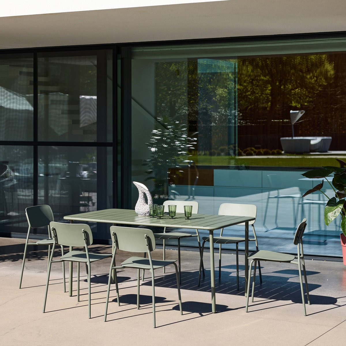 Table de jardin métal + 6 assises AMÉLIA + LIVA anthracite, SWEEEK