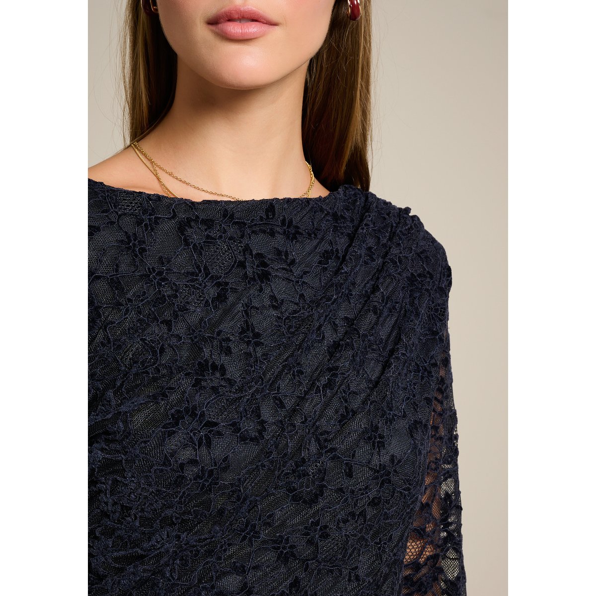 Robe midi drapée en dentelle bleu marine, LOLALIZA