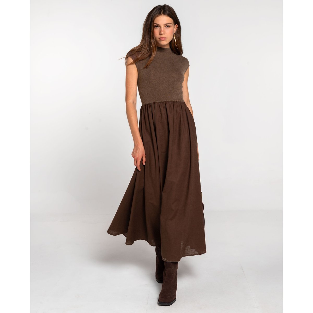 Robe marron avec haut en maille et jupe longue en tissu plat marron, THE-ARE