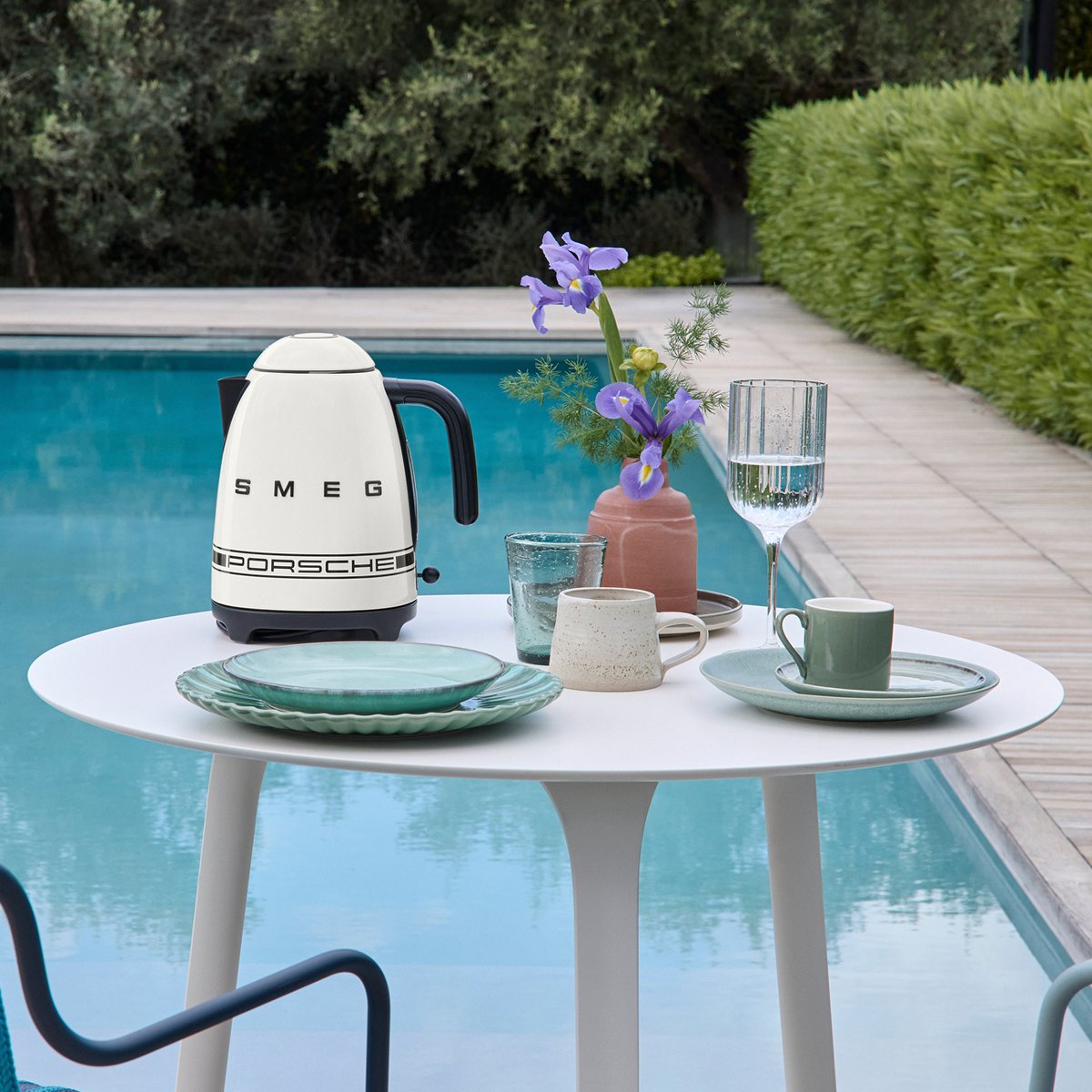 Bouilloire électrique 1,7 litre KLF03 blanc carrara brillant, SMEG