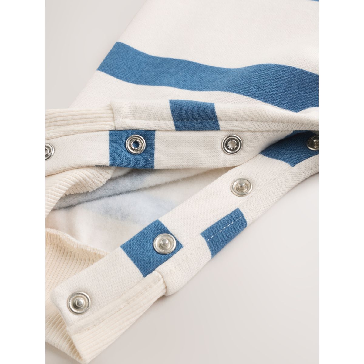 Barboteuse sweat baby rayure bleu/écru, NEXT