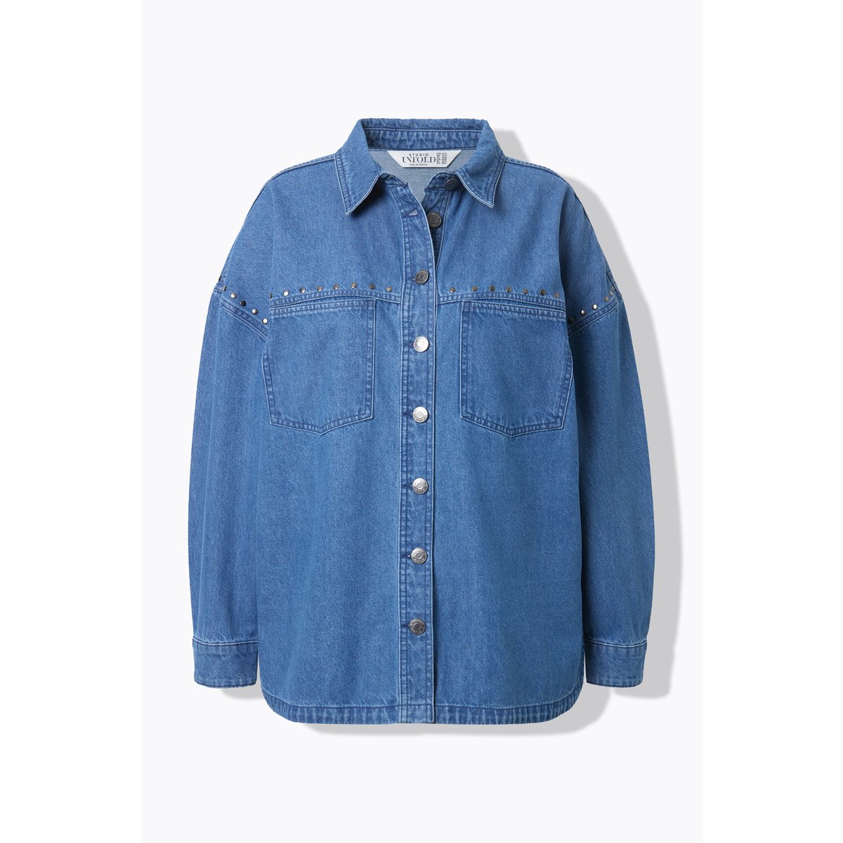Chemise en jean oversize. Rivets fantaisie bleu jean, STUDIO UNTOLD