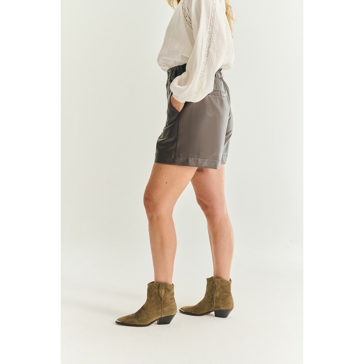 Marissio Shorts chocolate, ALMÉ