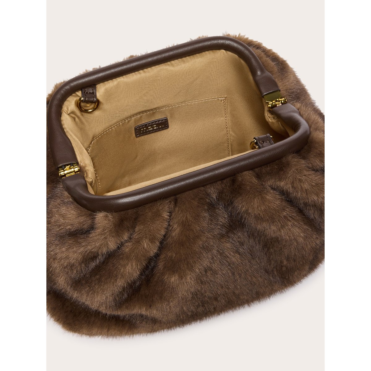 Pochette effet poilu avec bandoulière chaîne marron, MOTIVI