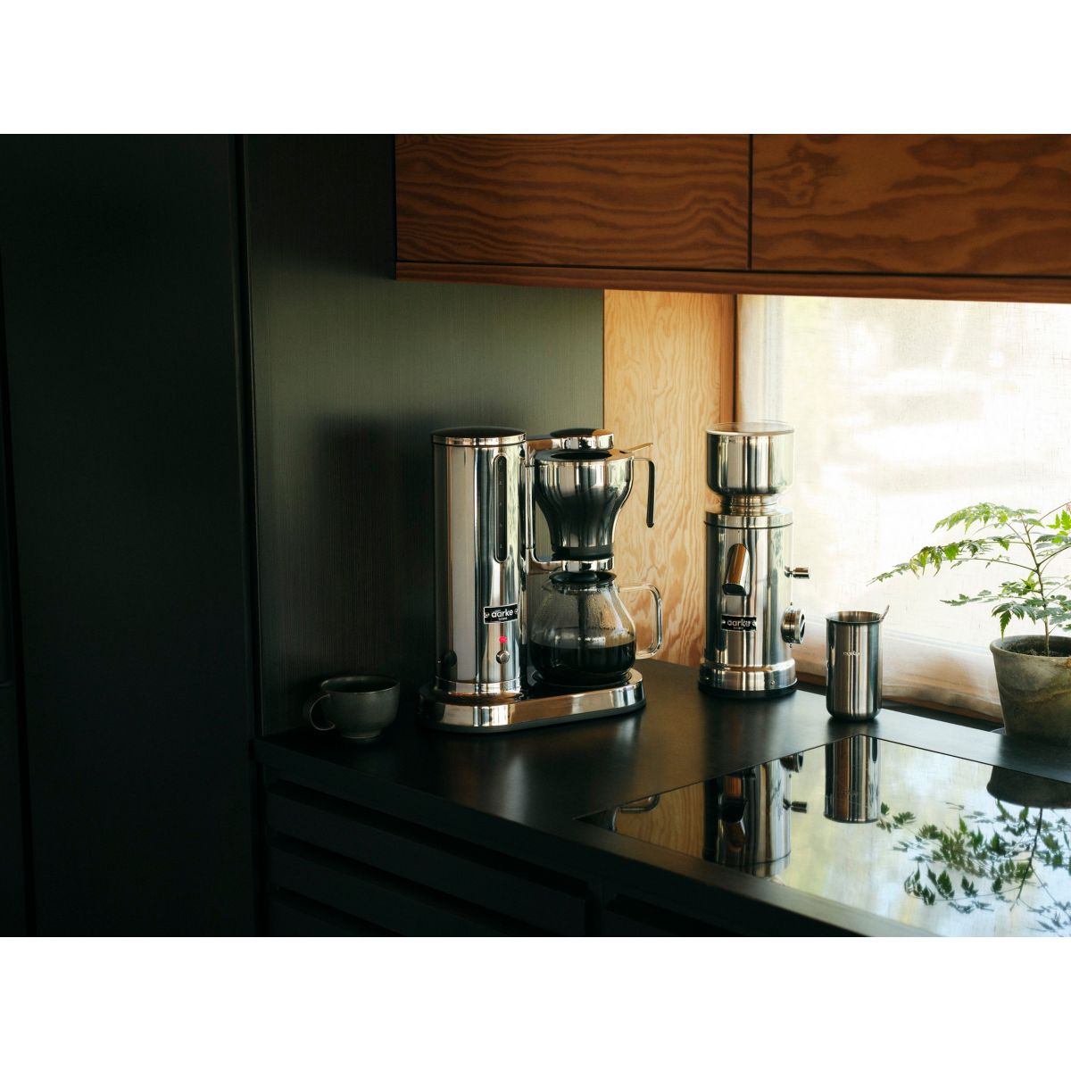 Cafetière filtre AAA1300 couleur unique, AARKE