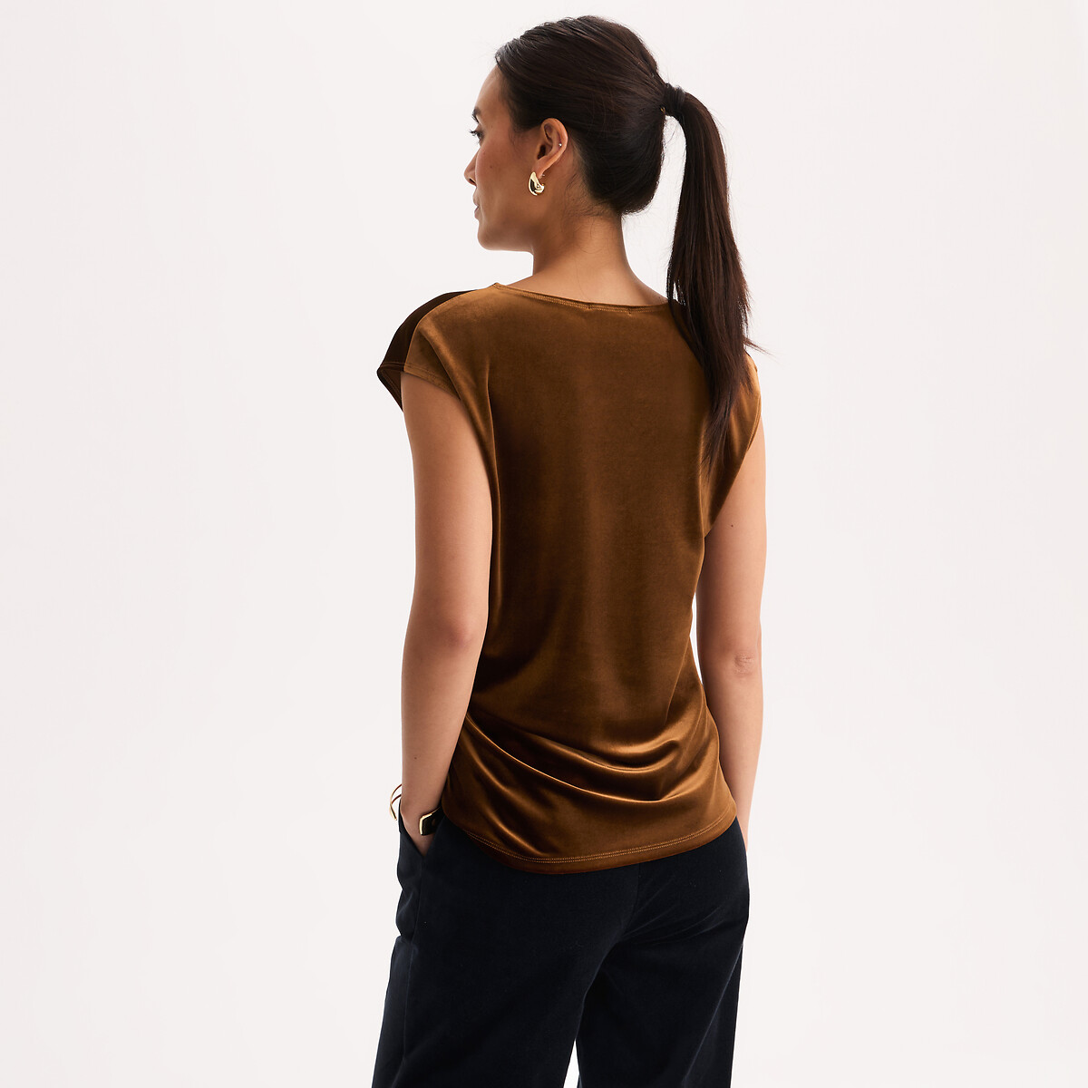 Camiseta sin mangas de cuello redondo, con drapeado, de terciopelo liso y brillante bronce , ANNE WEYBURN