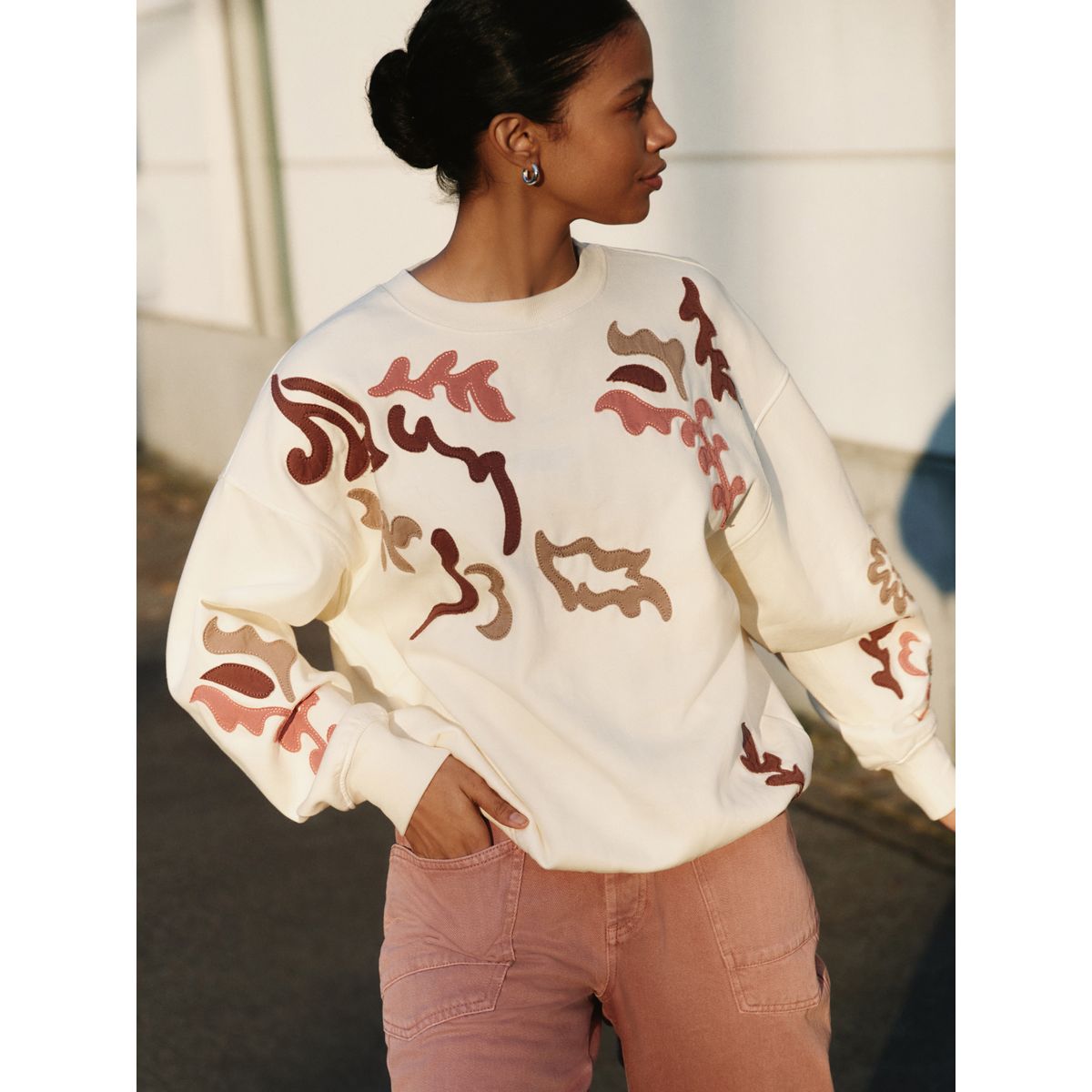 Sweat-shirt avec détails appliqués blanc, NEXT