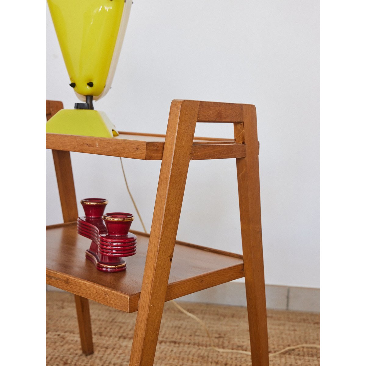 Table d'appoint moderniste années 50 Hanna N°1356 - Bon état bois clair, DEBONGOUT