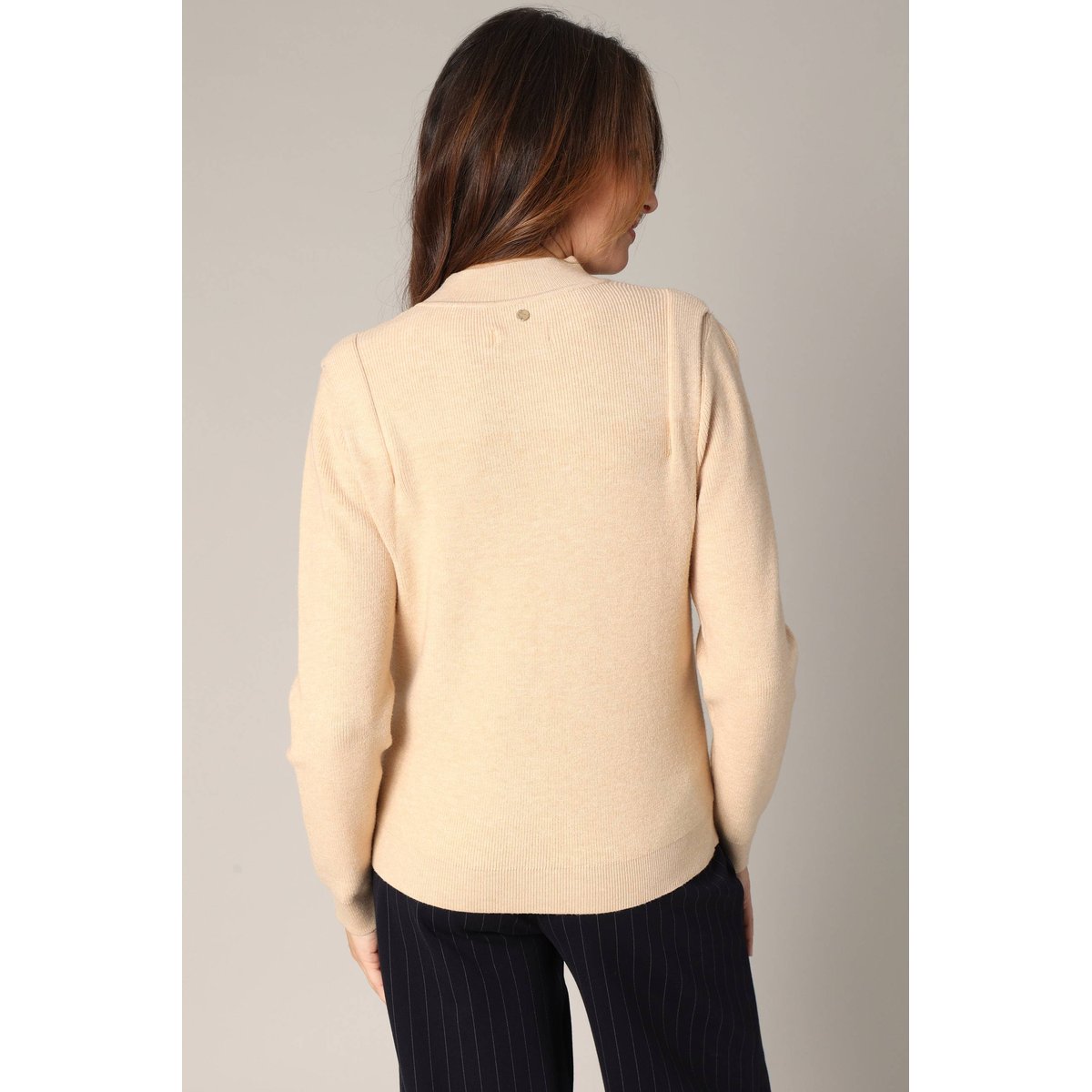 Pull col montant avec détails de boutons fantaisie MATYCIA crème, DEELUXE