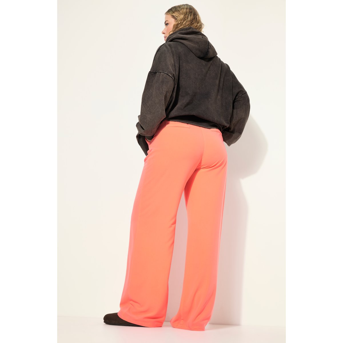 Pantalon à taille haute et jambe flamant, STUDIO UNTOLD