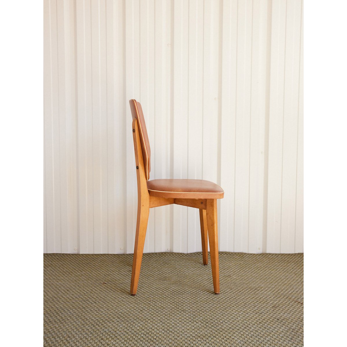 Lot de 4 chaises en skaï Alma N°1765 - Bon état marron, DEBONGOUT