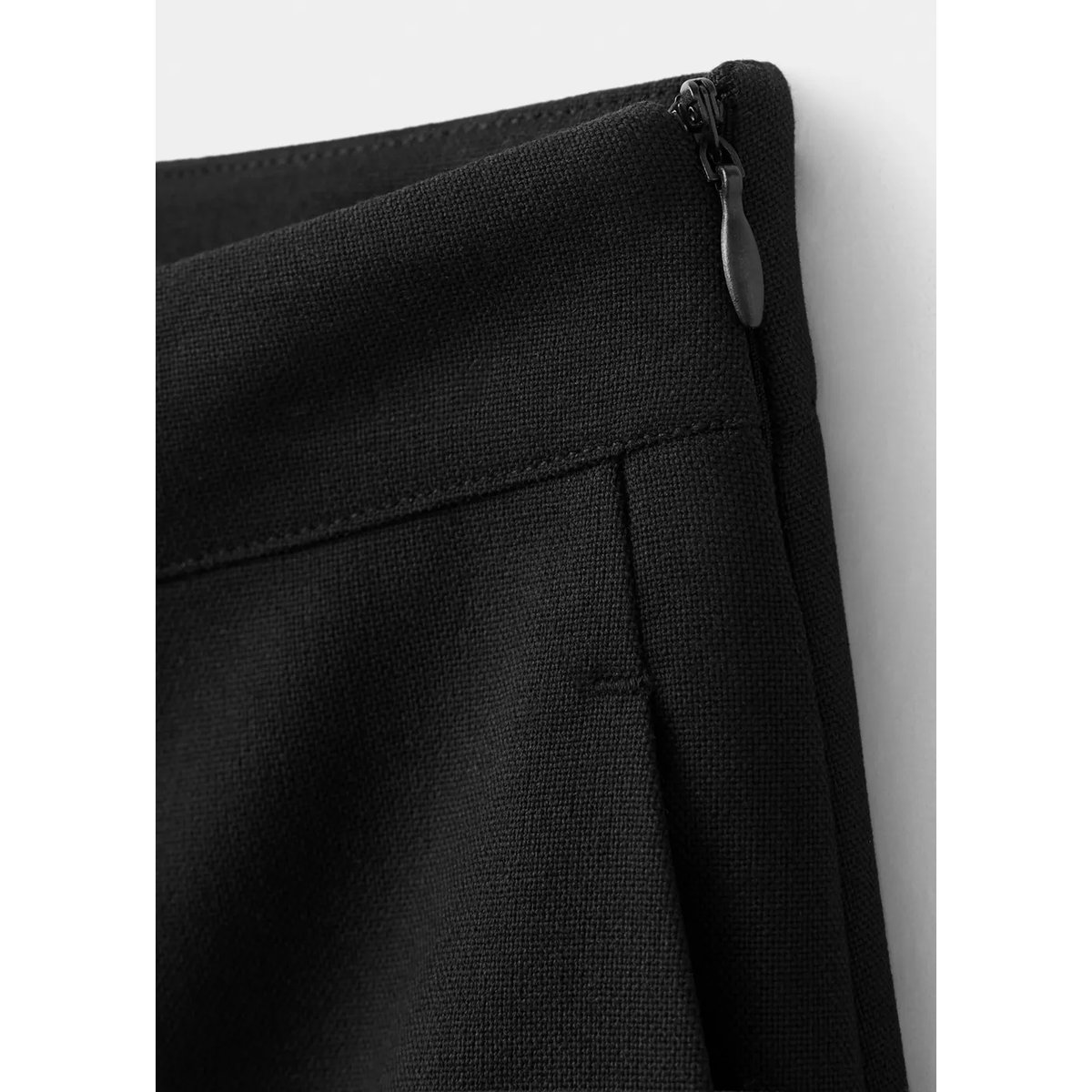 Jupe short noir, MANGO