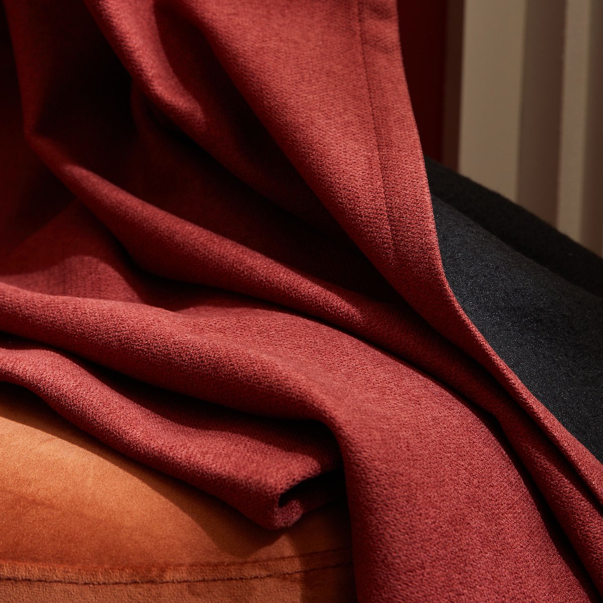 Rideau occultant thermique en polyester, RAGNAR rouge, INSPIRE