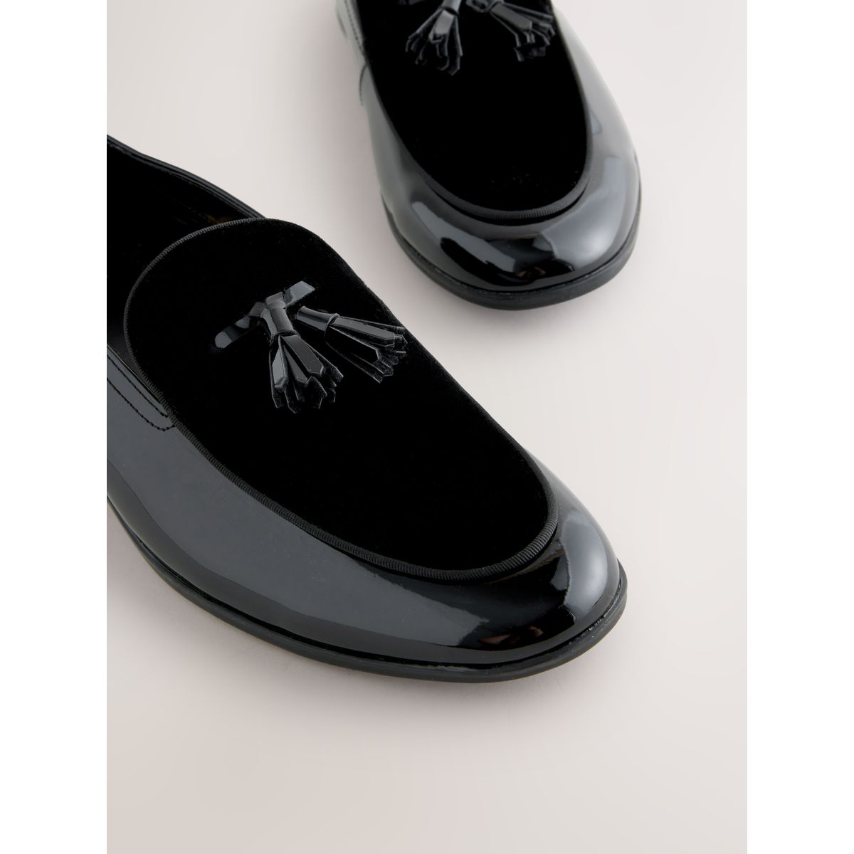 Mocassins en velours et vernis noir, NEXT