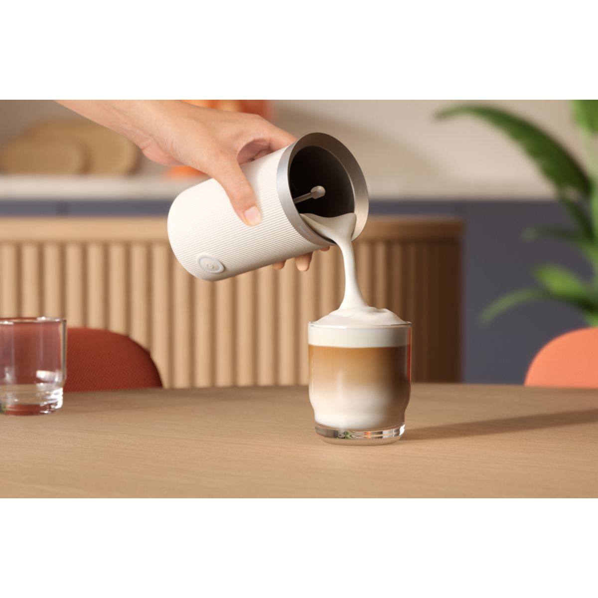 Mousseur à lait blanc pour baristina couleur unique, PHILIPS