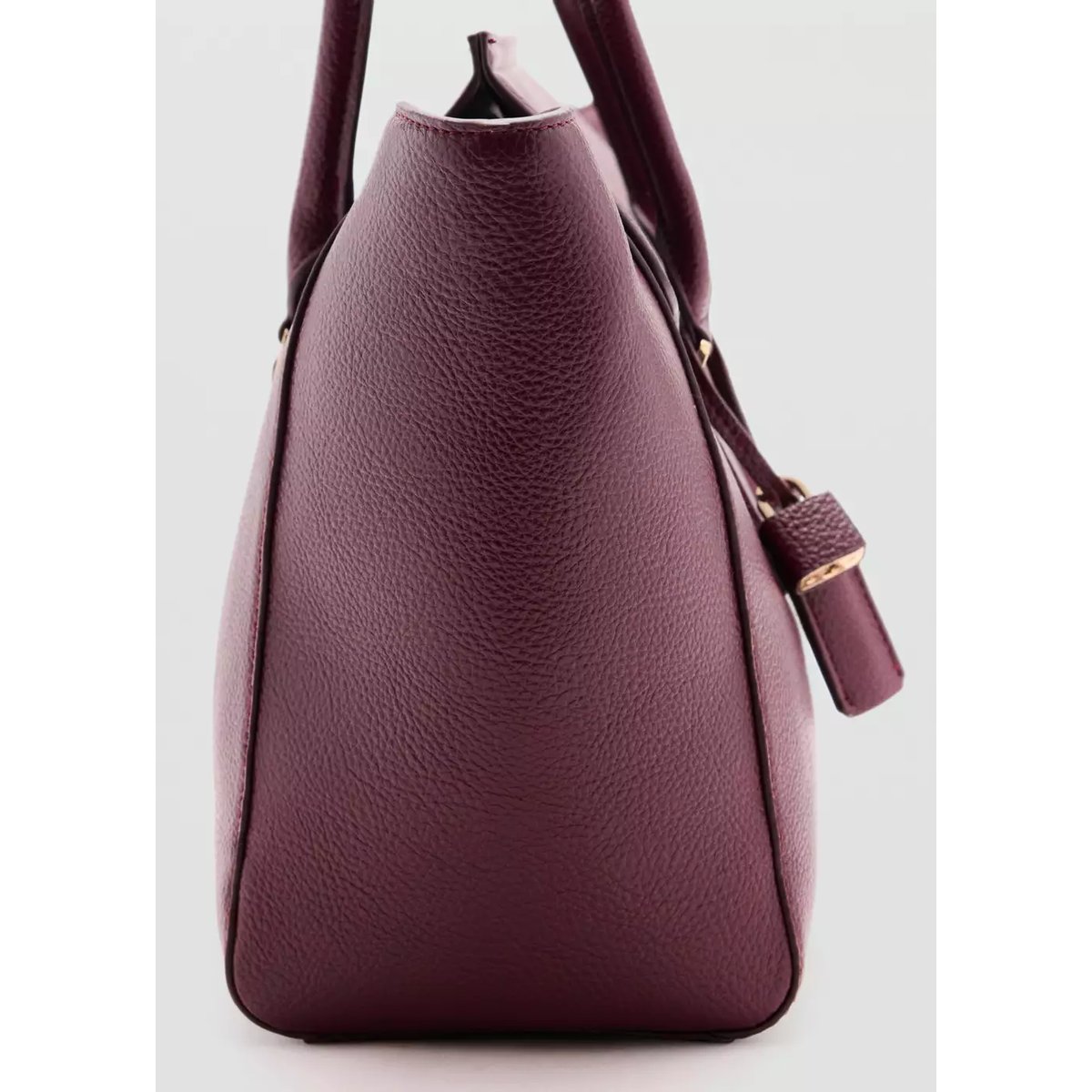 Sac City cuir synthétique avec breloque bordeaux, MANGO