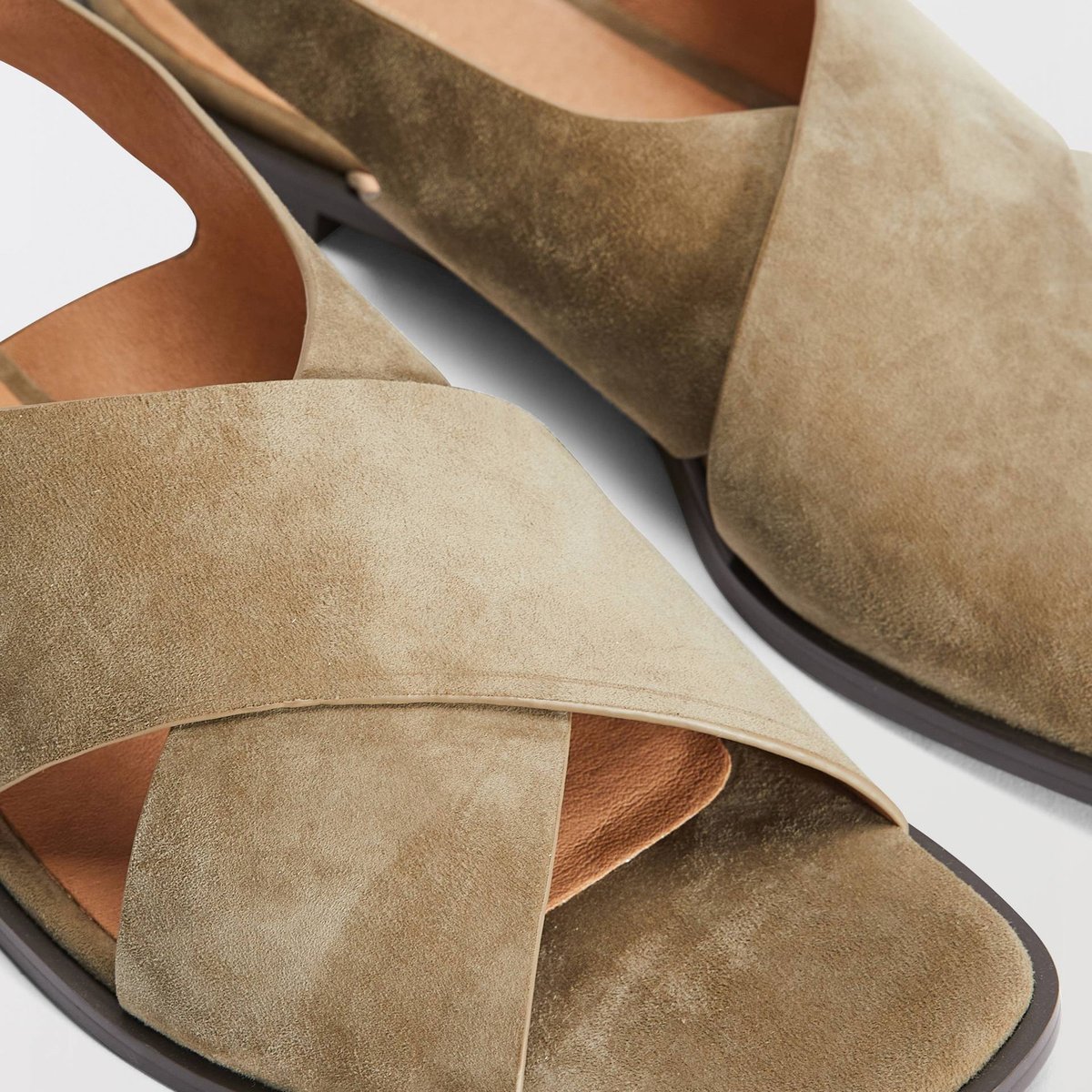 Sandales croisées en cuir olive, MONOPRIX