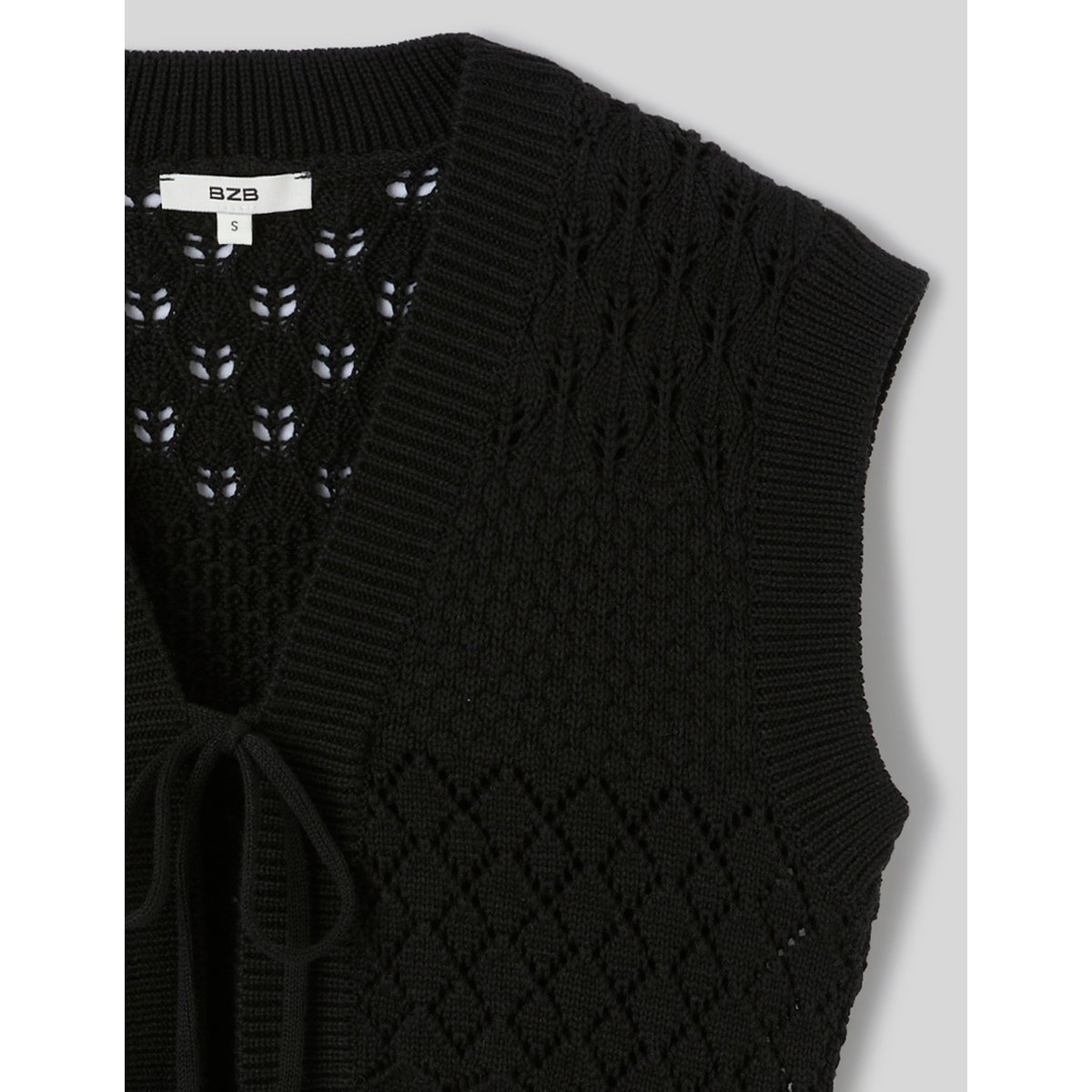 Gilet court en crochet noir, BZB