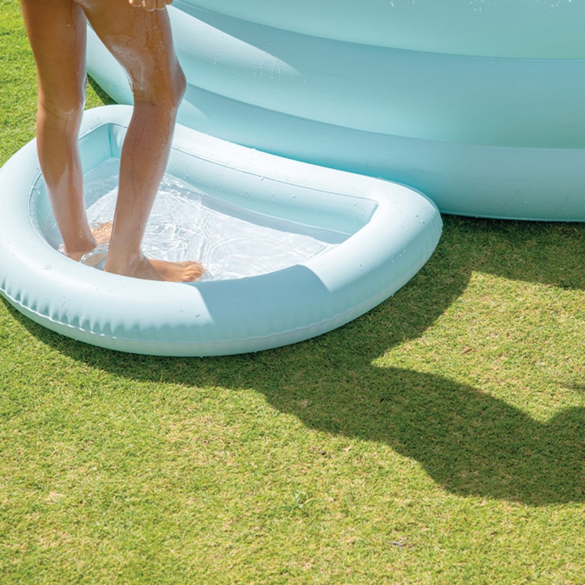 Petite piscine pastelle avec ombrelle bleu et blanc, INTEX