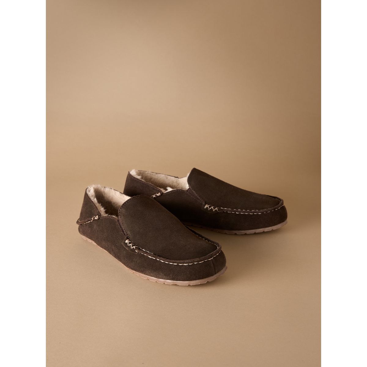 Chaussons mocassins en daim kickdown Signature marron, NEXT