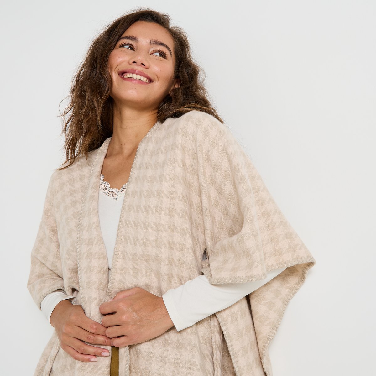 Poncho ceinturé ouvert à l'avant beige, GRAIN DE MALICE