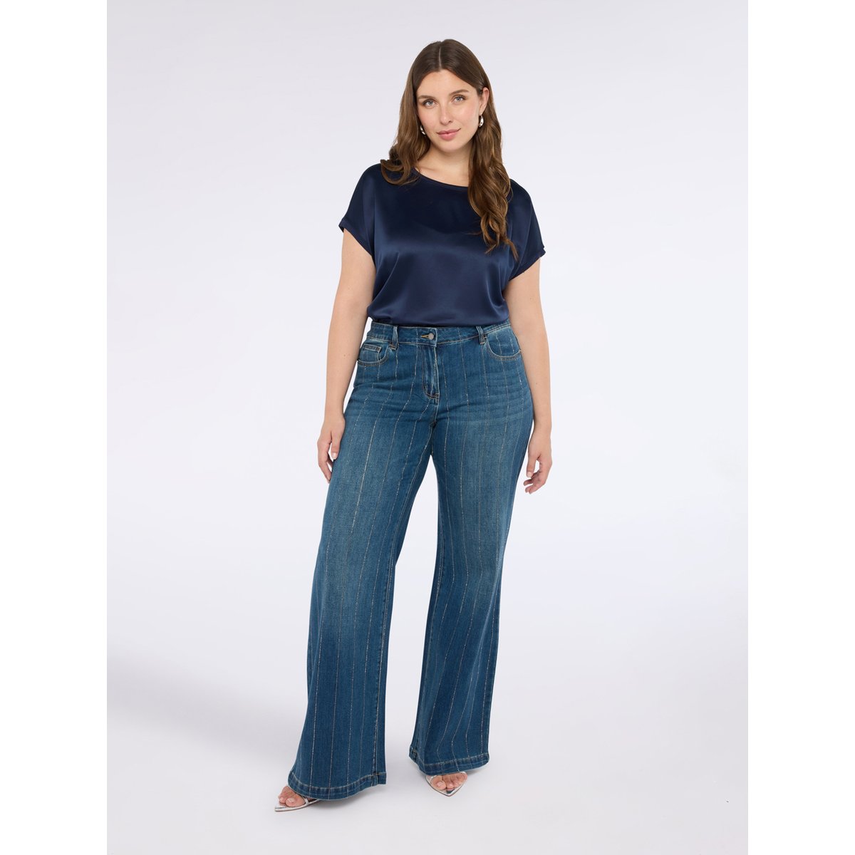 T-shirt à encolure ronde et manches courtes kimono, devant en satin fluide, dos en jersey de viscose bleu, FIORELLA RUBINO