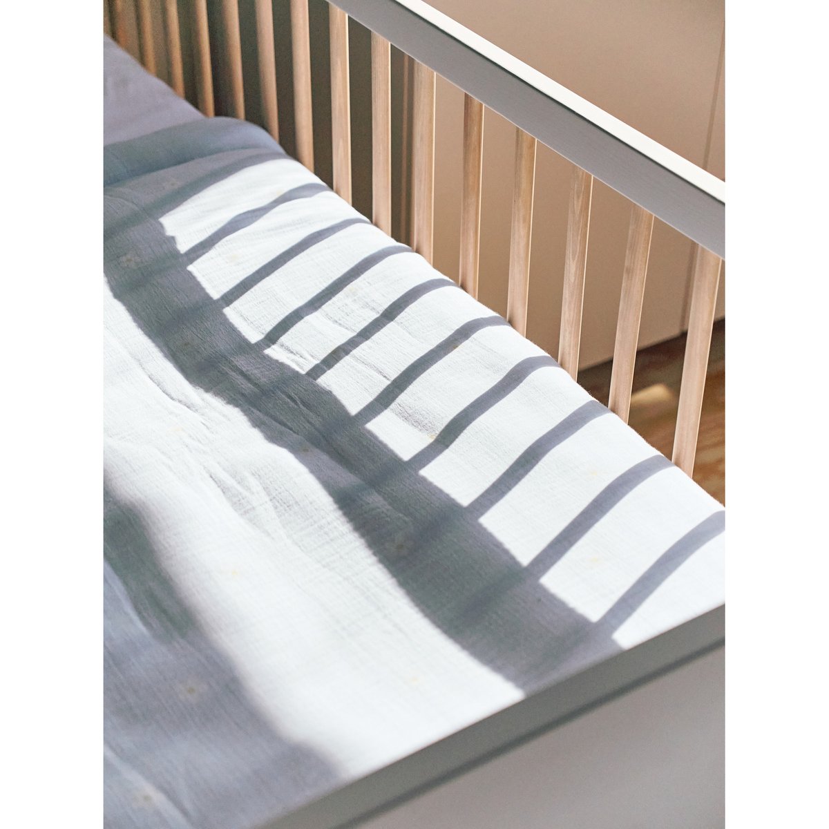 Lit bébé en bois de chêne 70x140 cm terre argile, CHILDHOME