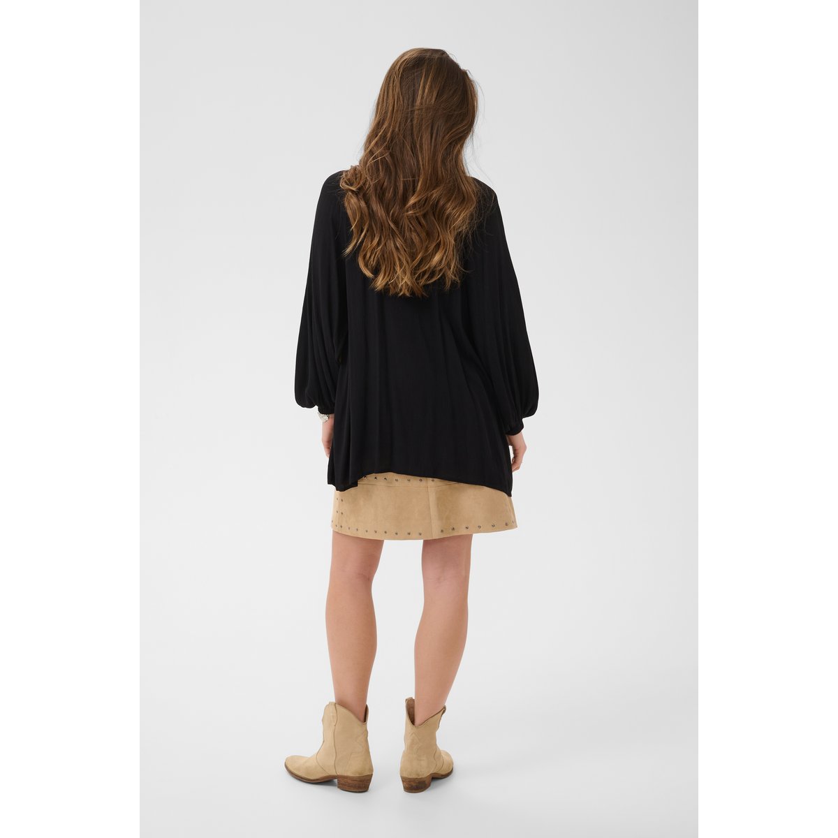 Robe noir pitch black, CREAM