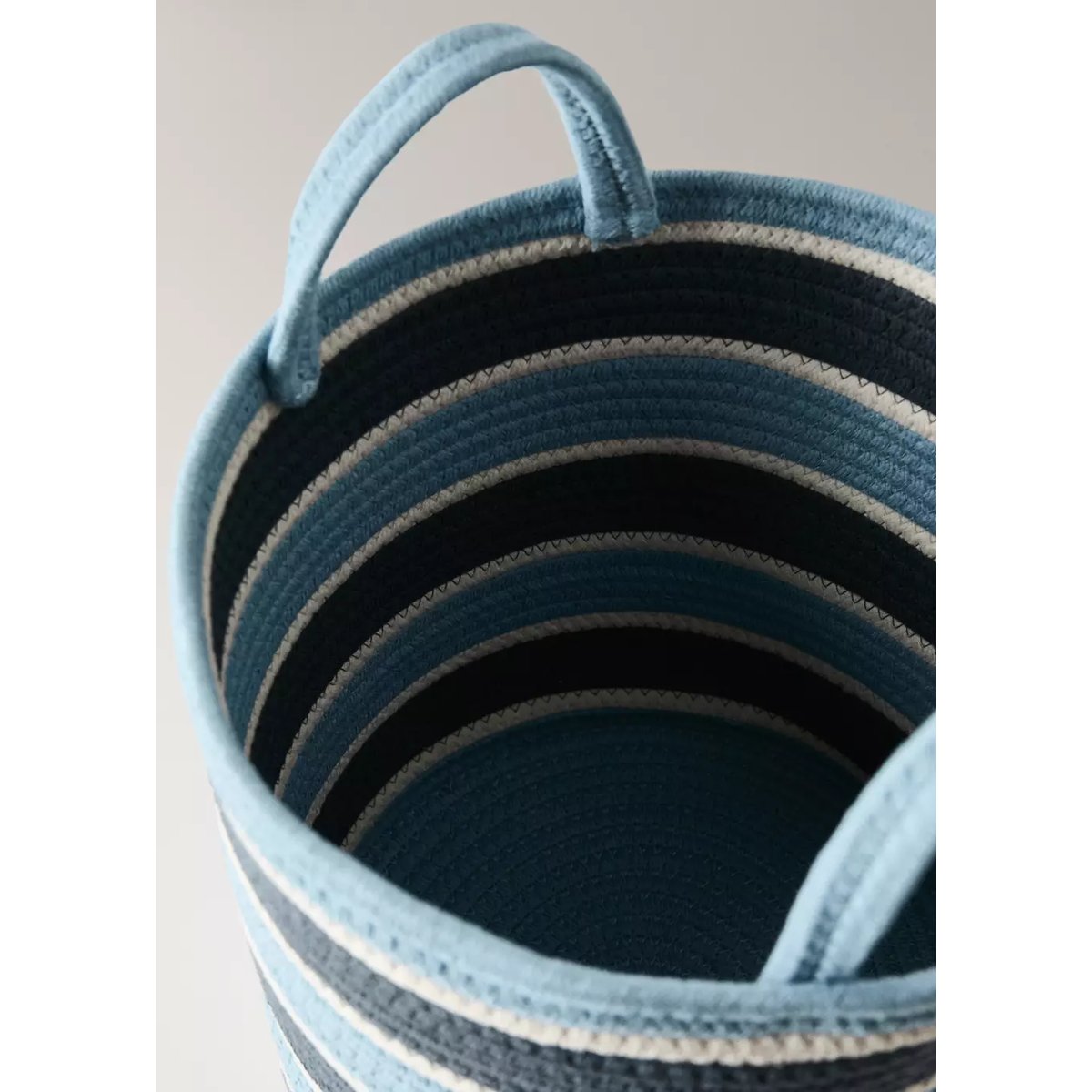 Panier en coton poignées rayées bleu, MANGO HOME