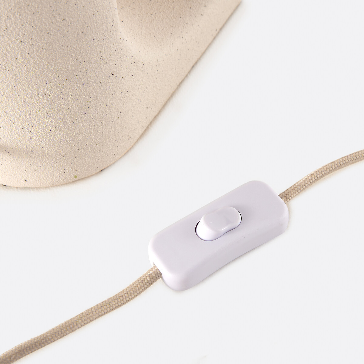 Lampe à poser en céramique et lin, GANI greige, LA REDOUTE INTERIEURS