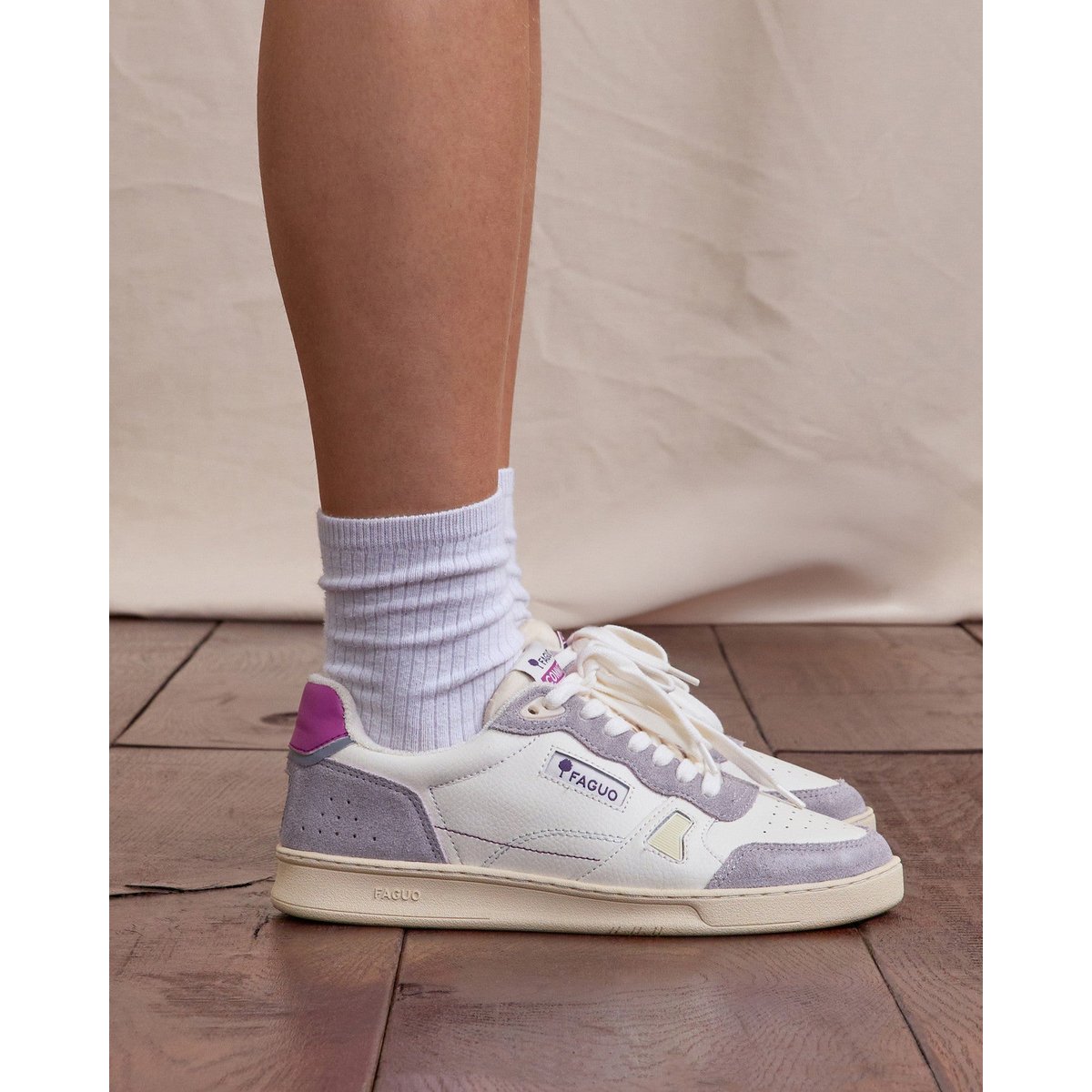 Baskets basses cuir suede COMMUTE 1 blanc et rose grisé, FAGUO
